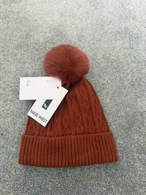 Nine West Womens Burnt Orange Cable-Knit Pom Beanie